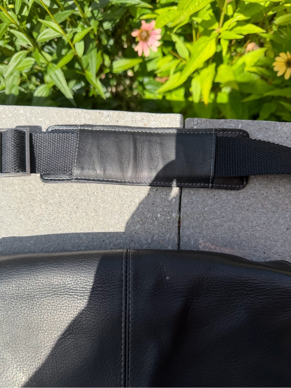 Kenneth Cole Reaction Black Leather Messenger Bag 11”X11” - Picture 12 of 16